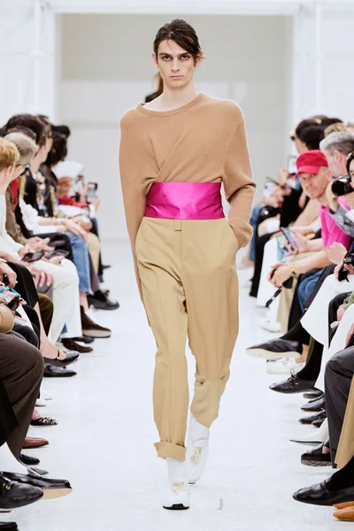 Look 70